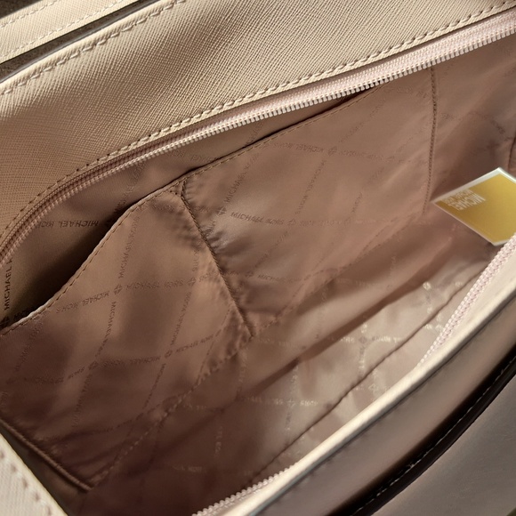 Pink Michael Kors tote New with tags - Picture 9 of 10